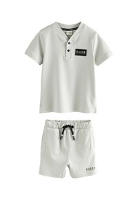 Шорты Шорты