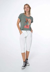 Шорты Шорты