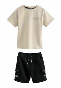 Шорты Шорты