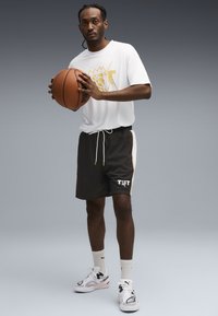 Баскетбольные кроссовки Баскетбольные кроссовки