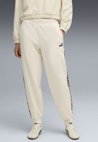 Спортивный костюм Спортивный костюм