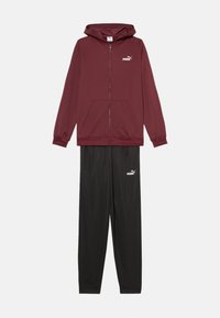 Спортивный костюм Спортивный костюм