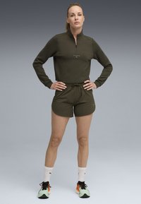 Шорты Шорты