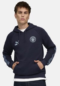 Спортивная кофта Спортивная кофта