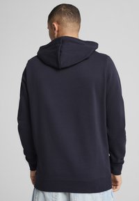 Спортивная кофта Спортивная кофта