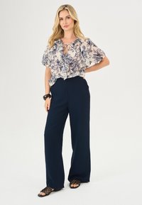 Блузка Блузка