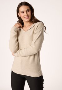 Пуловер с капюшоном Пуловер с капюшоном