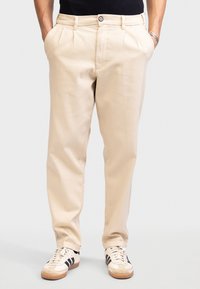 Чиносы Чиносы