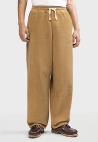 Вельветовые брюки Вельветовые брюки