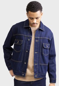 Джинсовая куртка Джинсовая куртка