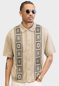 Рубашка с коротким рукавом Рубашка с коротким рукавом