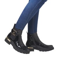 Полусапожки на платформе Полусапожки на платформе