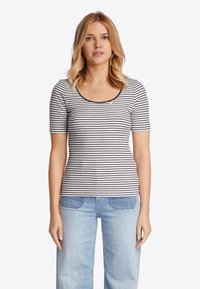 Футболка Футболка