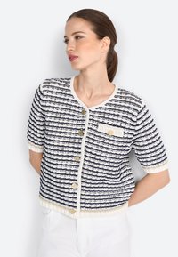 Вязаная кофта Вязаная кофта