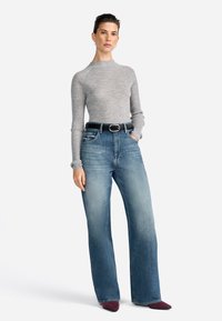 Пуловер Пуловер