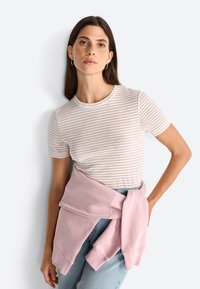 Футболка Футболка