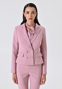 Костюм Костюм