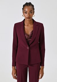 Костюм Костюм