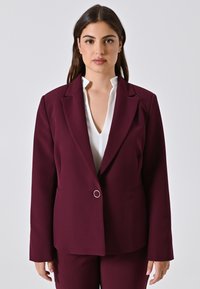 Костюм Костюм