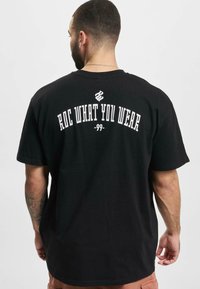 Футболка Футболка