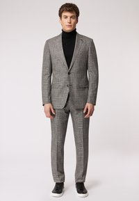 Костюм Костюм