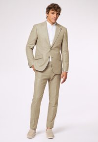 Костюм Костюм