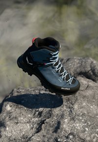 Походные сапоги Походные сапоги