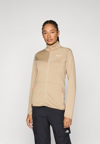 Спортивная куртка Спортивная куртка