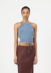 Топ на бретельках Топ на бретельках