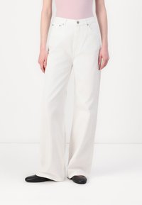 Джинсы Джинсы