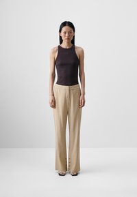 Прямые брюки Прямые брюки