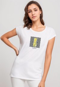 Футболка Футболка