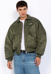 Куртка бомбер Куртка бомбер