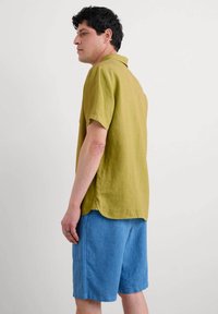 Рубашка с коротким рукавом Рубашка с коротким рукавом