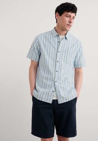 Рубашка с коротким рукавом Рубашка с коротким рукавом