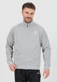 Спортивная куртка Спортивная куртка