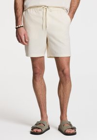 Шорты Шорты