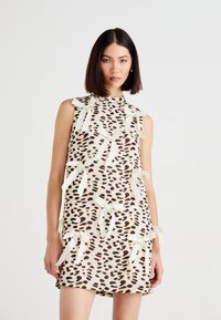 Короткое платье Короткое платье