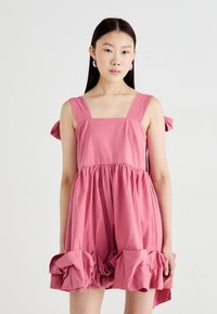 Платье Платье