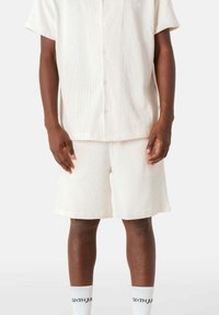 Шорты Шорты