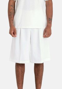 Шорты Шорты