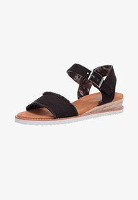 Босоножки на танкетке Босоножки на танкетке