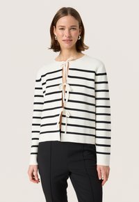 Вязаная кофта Вязаная кофта