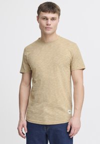 Футболка Футболка