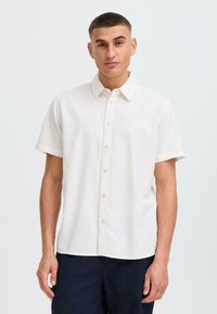 Рубашка с коротким рукавом Рубашка с коротким рукавом