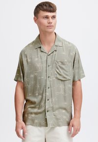 Рубашка с коротким рукавом Рубашка с коротким рукавом