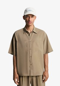 Рубашка с коротким рукавом Рубашка с коротким рукавом