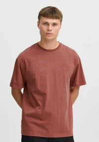 Футболка Футболка