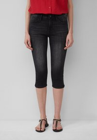 Короткие джинсы Короткие джинсы