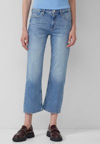 Короткие джинсы Короткие джинсы